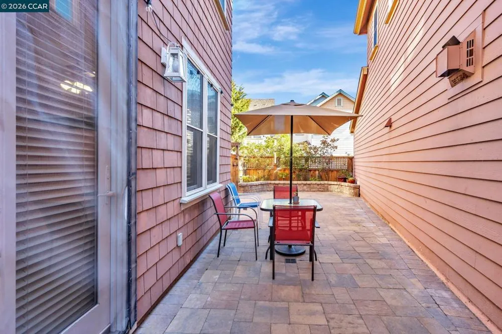 2036 SERRA LN Hercules, CA 94547