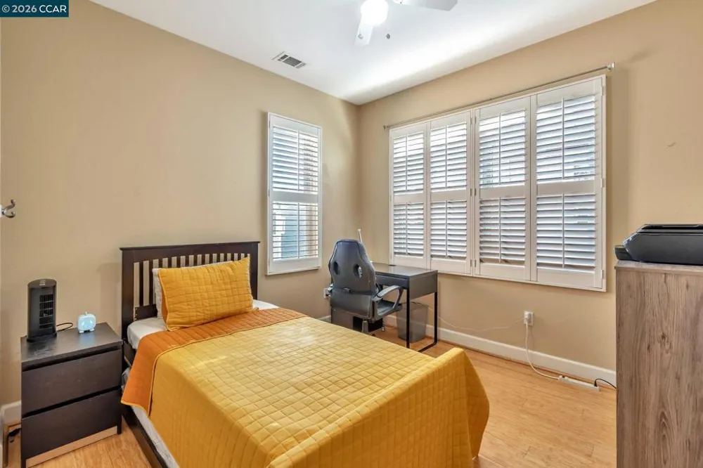 2036 SERRA LN Hercules, CA 94547