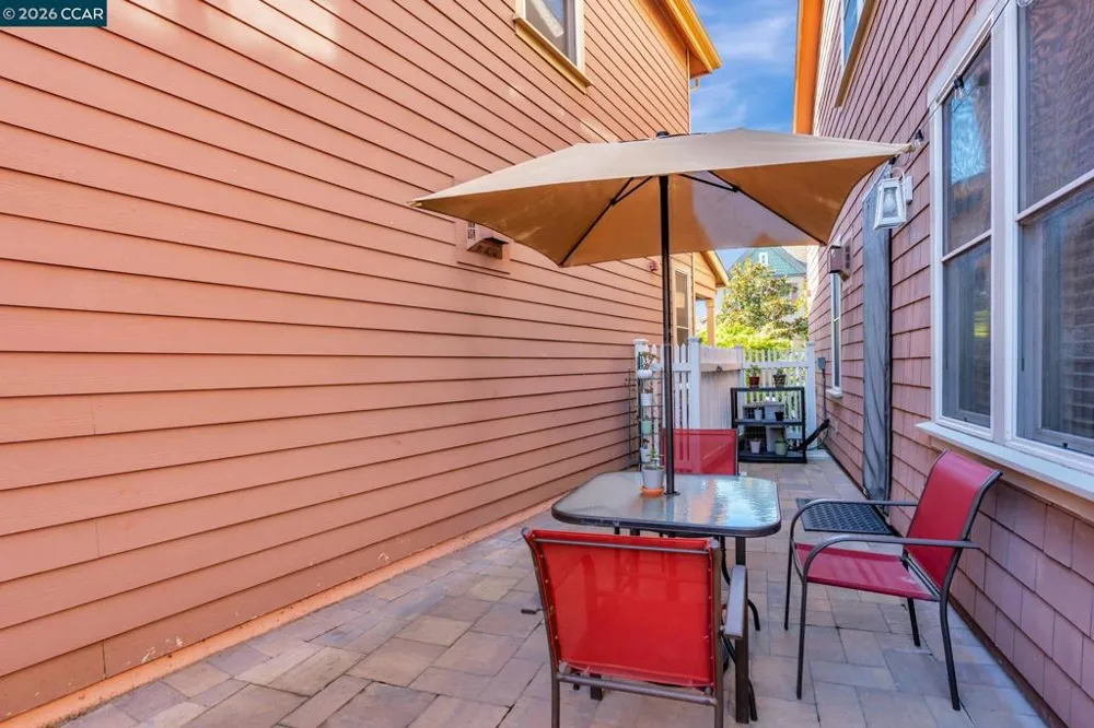 2036 SERRA LN Hercules, CA 94547