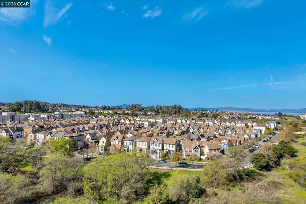 2036 SERRA LN Hercules, CA 94547