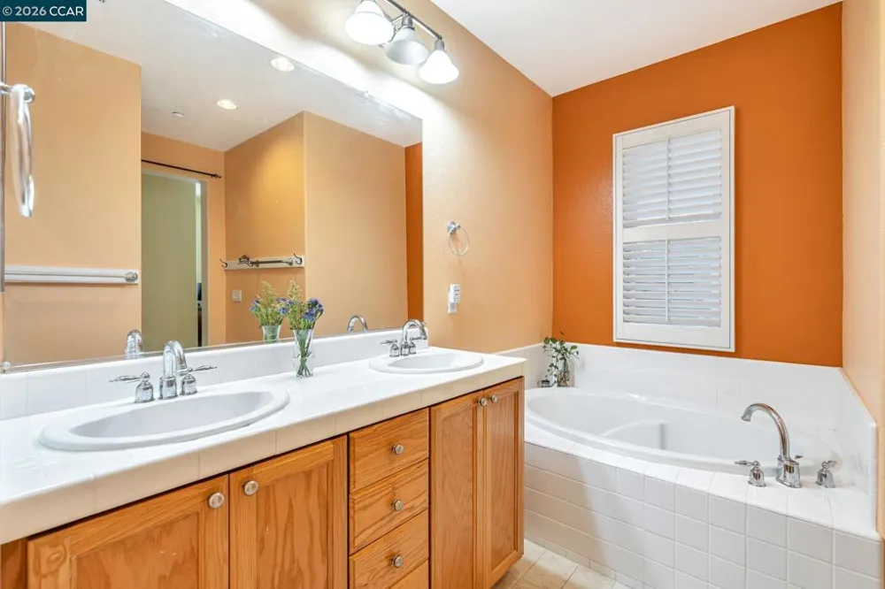 2036 SERRA LN Hercules, CA 94547