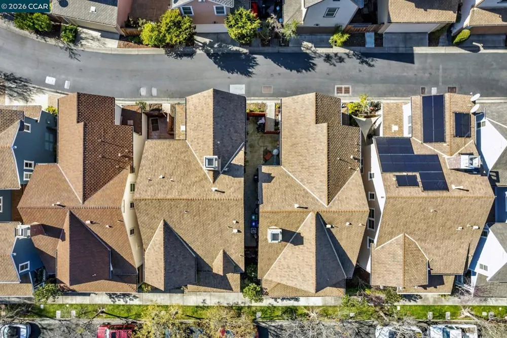2036 SERRA LN Hercules, CA 94547