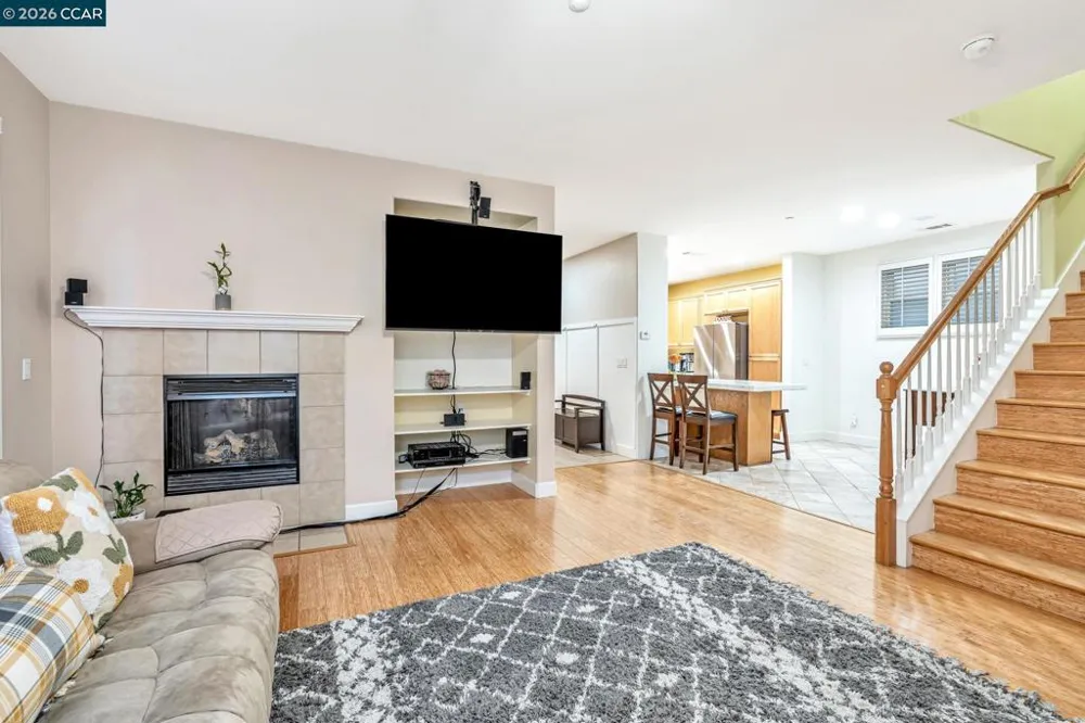 2036 SERRA LN Hercules, CA 94547