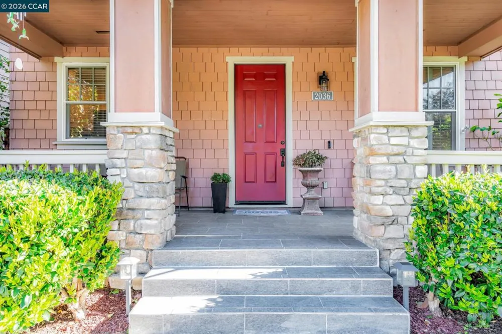 2036 SERRA LN Hercules, CA 94547