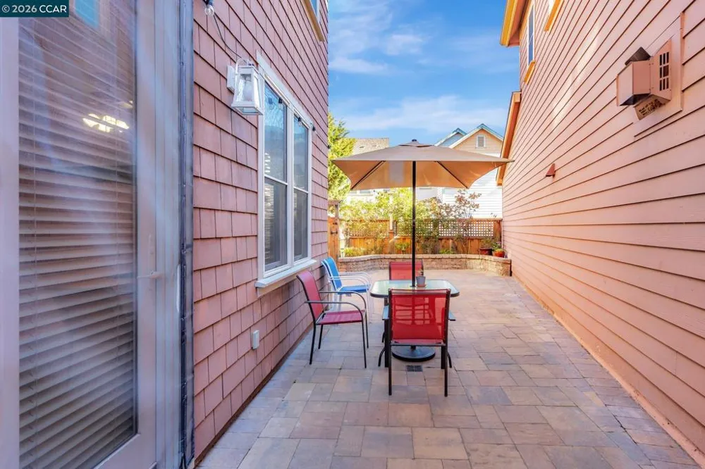 2036 SERRA LN Hercules, CA 94547