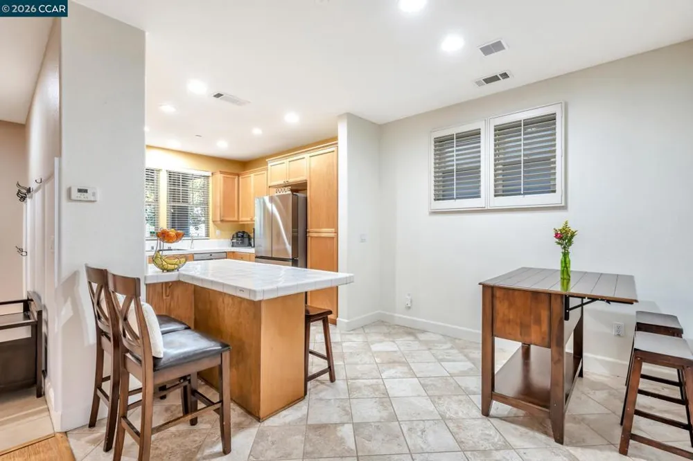 2036 SERRA LN Hercules, CA 94547