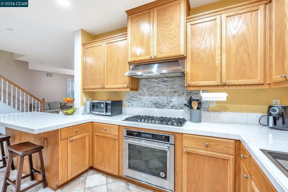 2036 SERRA LN Hercules, CA 94547