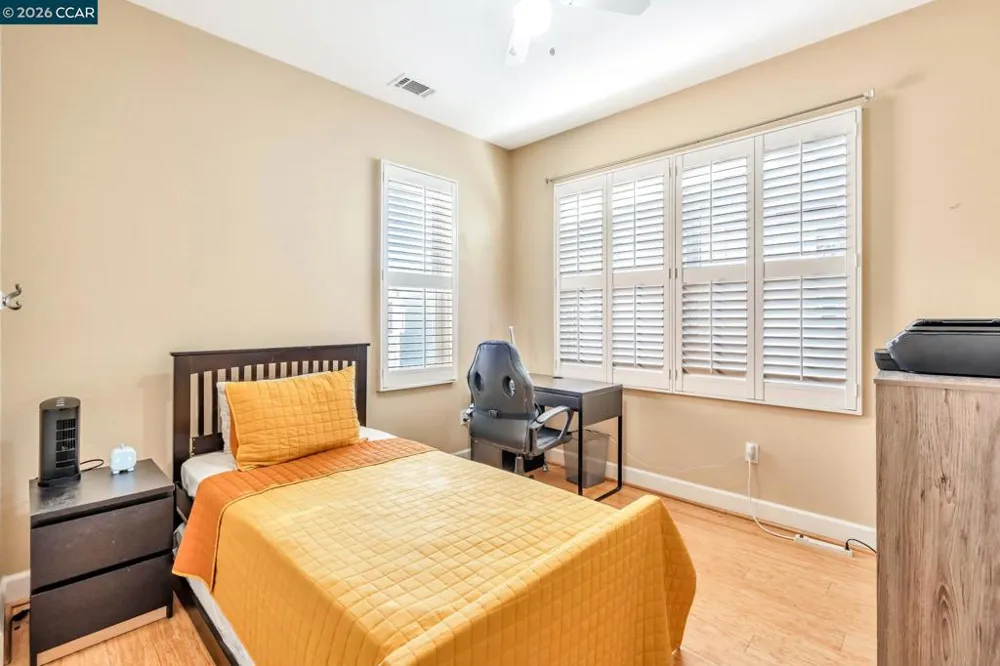 2036 SERRA LN Hercules, CA 94547