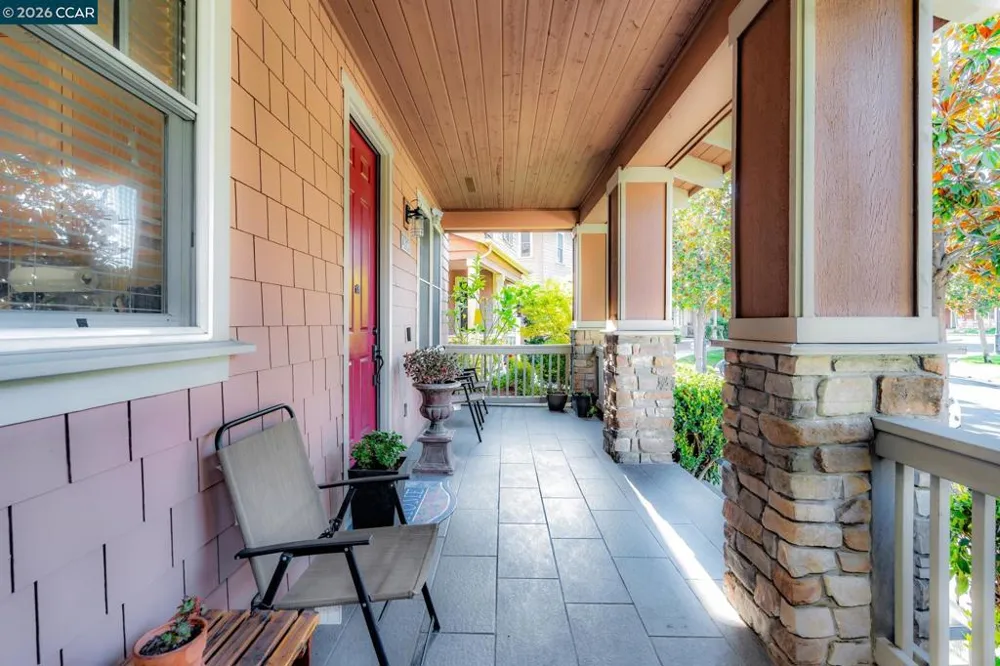 2036 SERRA LN Hercules, CA 94547