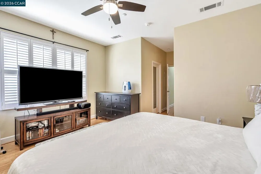 2036 SERRA LN Hercules, CA 94547