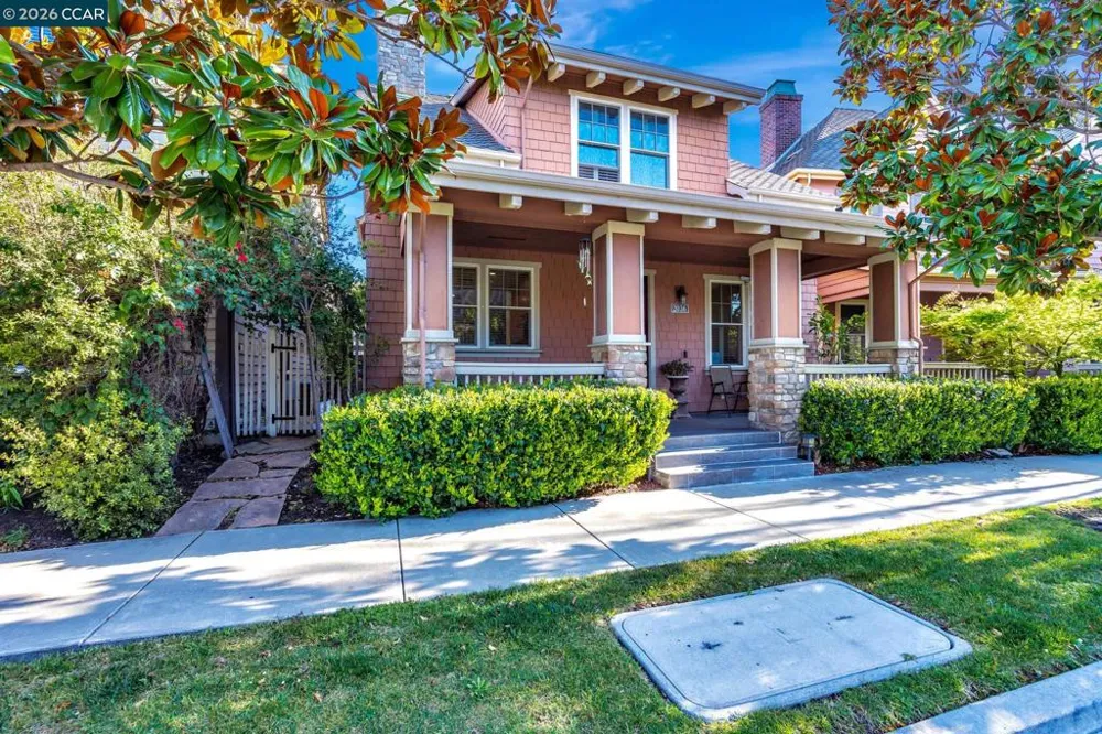 2036 SERRA LN Hercules, CA 94547
