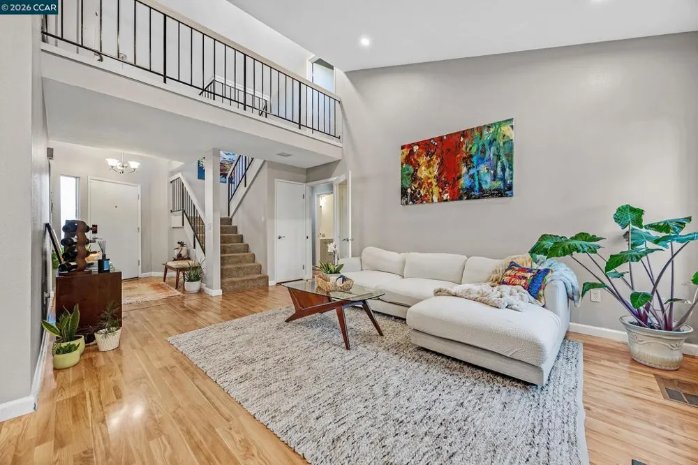35 Sapphire Ct Hercules, CA 94547