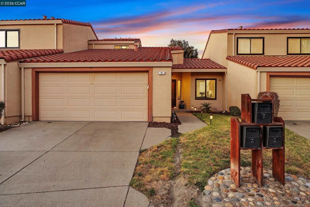 35 Sapphire Ct Hercules, CA 94547