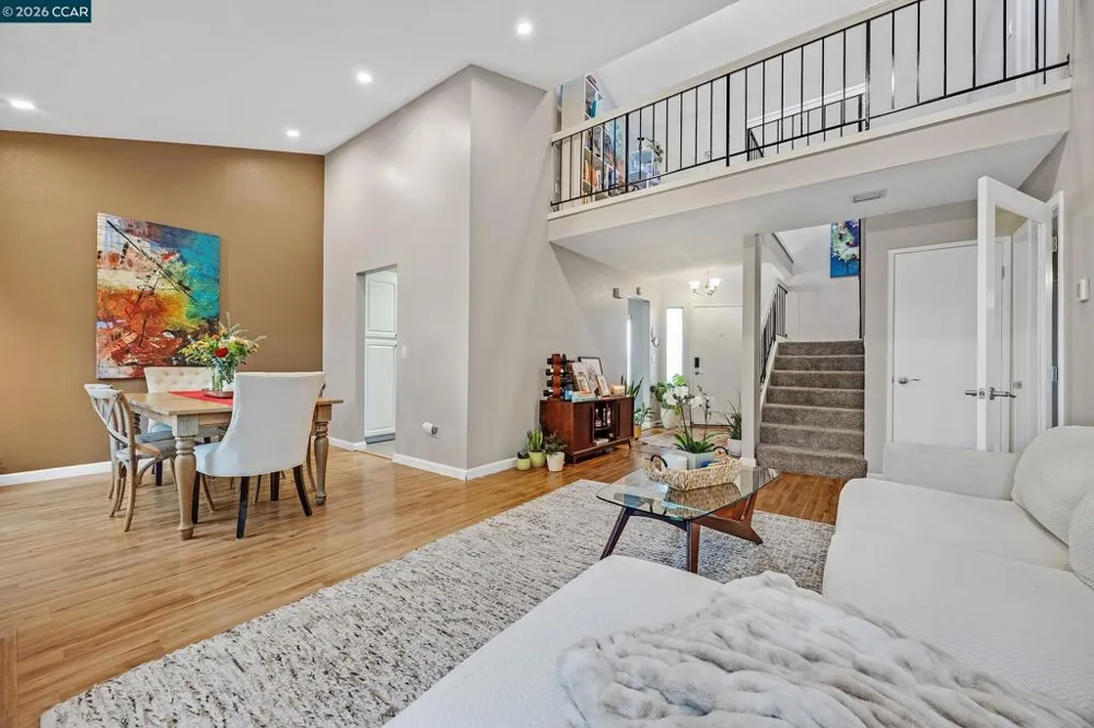 35 Sapphire Ct Hercules, CA 94547