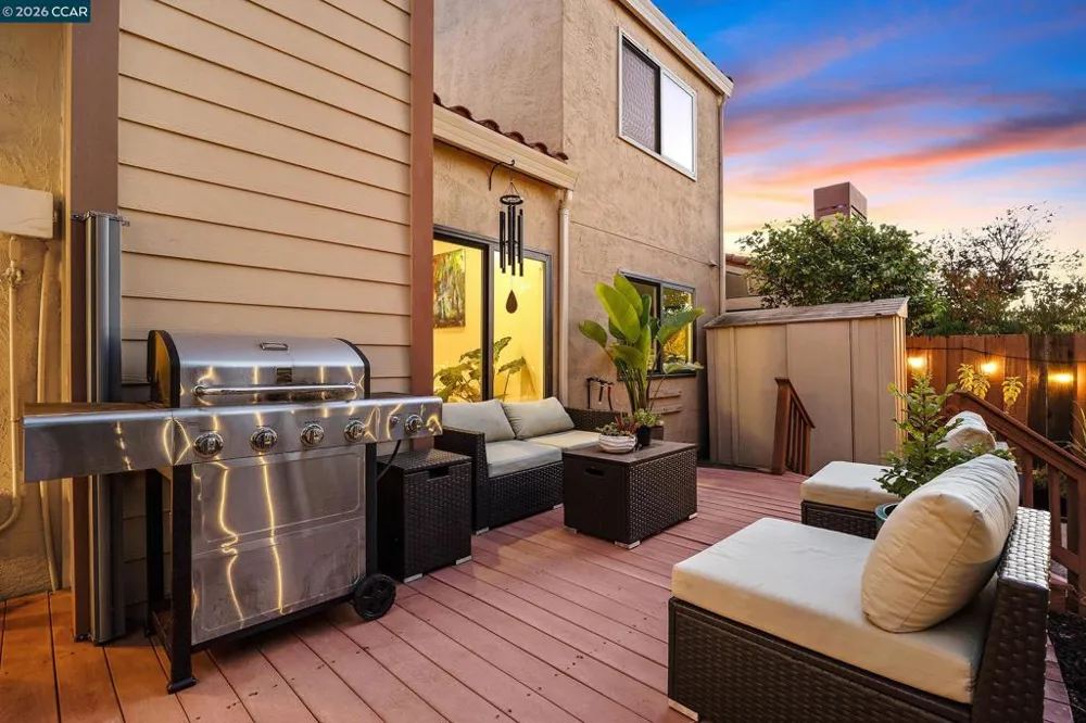 35 Sapphire Ct Hercules, CA 94547
