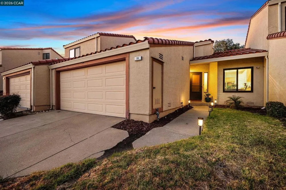35 Sapphire Ct Hercules, CA 94547
