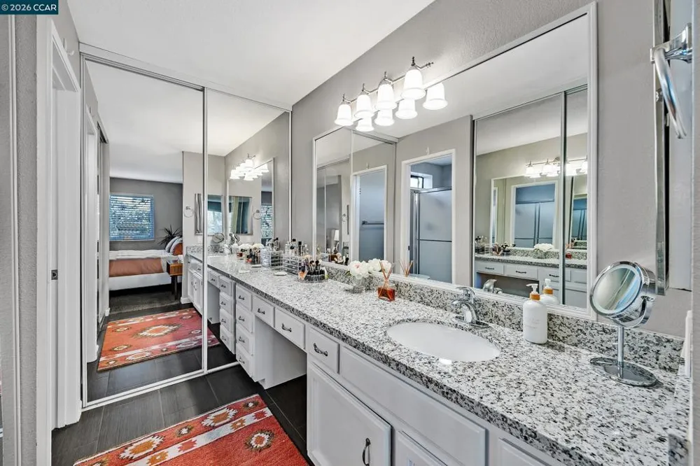 35 Sapphire Ct Hercules, CA 94547