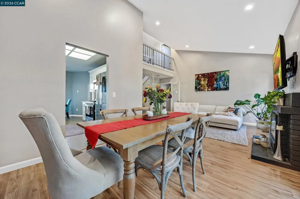 35 Sapphire Ct Hercules, CA 94547