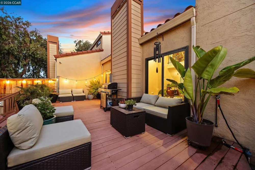 35 Sapphire Ct Hercules, CA 94547