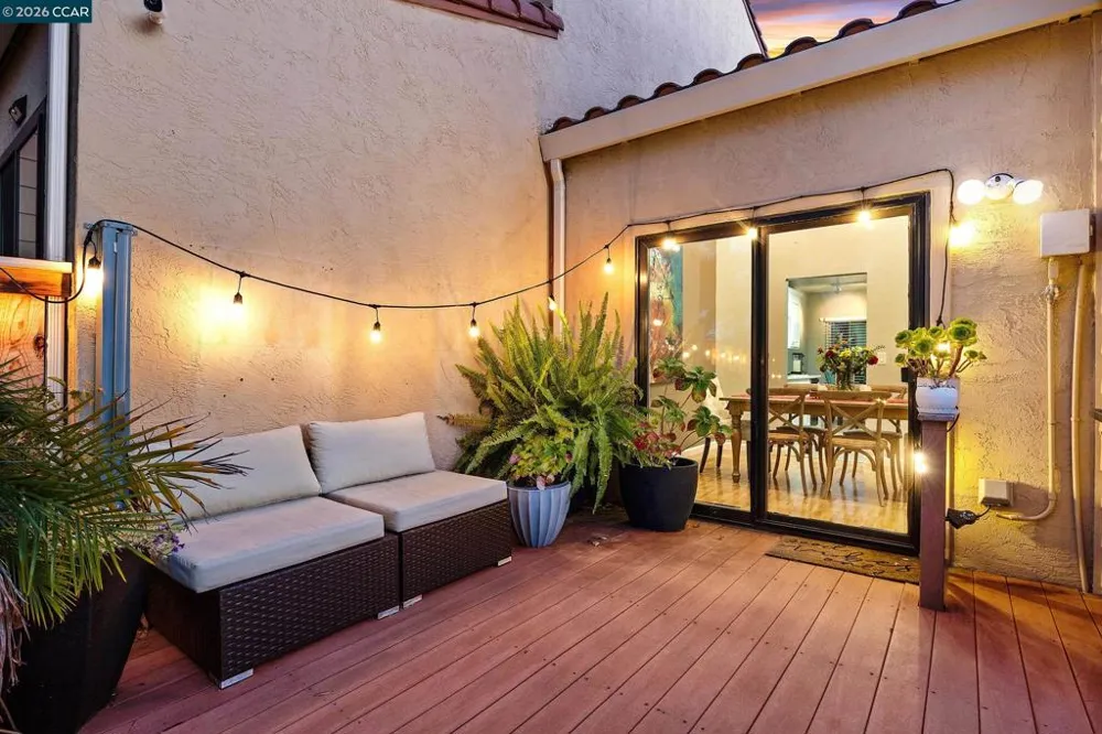 35 Sapphire Ct Hercules, CA 94547