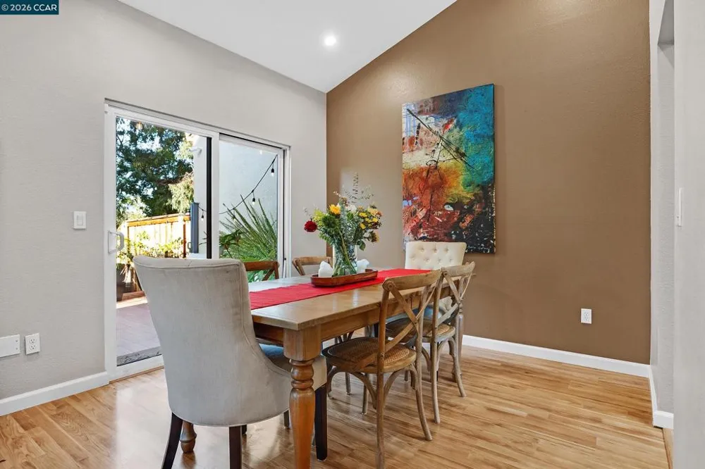 35 Sapphire Ct Hercules, CA 94547