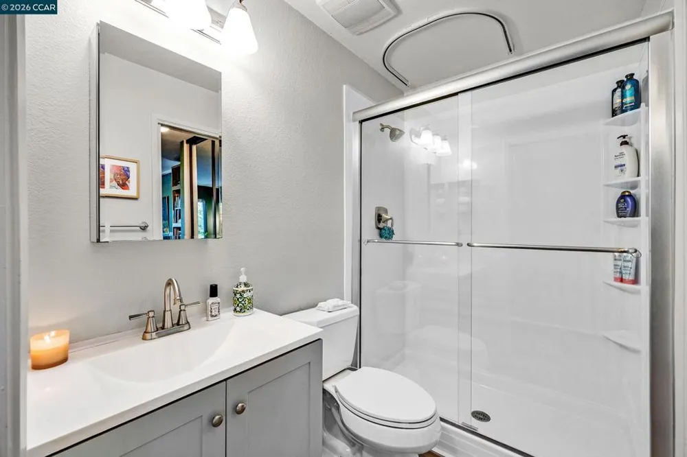 35 Sapphire Ct Hercules, CA 94547