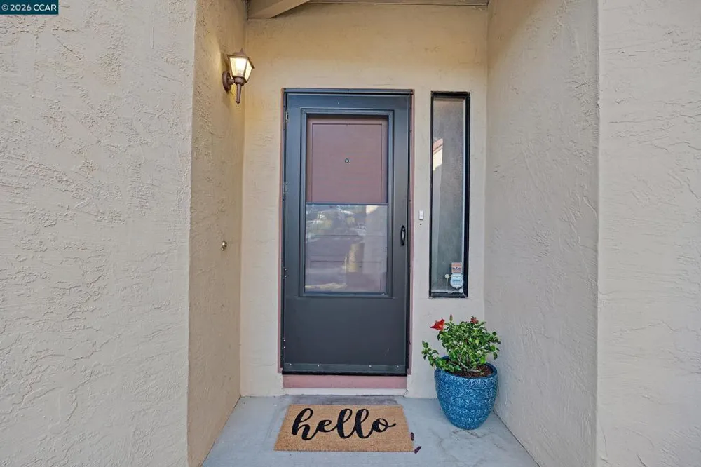 35 Sapphire Ct Hercules, CA 94547