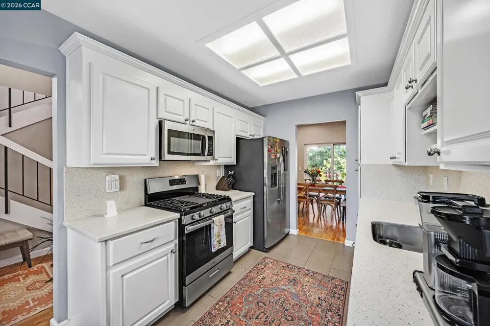 35 Sapphire Ct Hercules, CA 94547