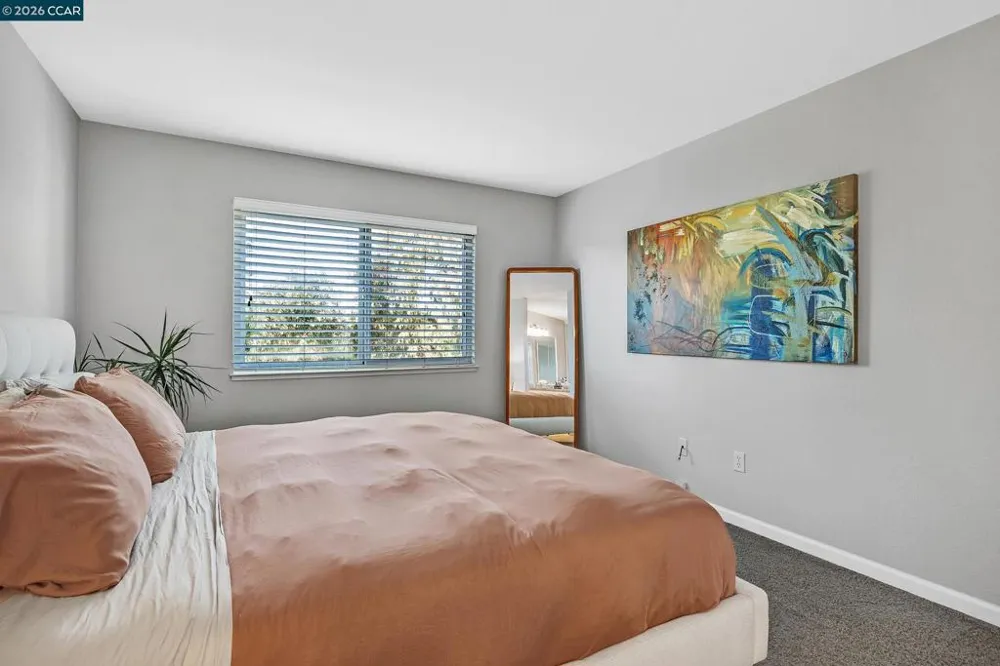 35 Sapphire Ct Hercules, CA 94547