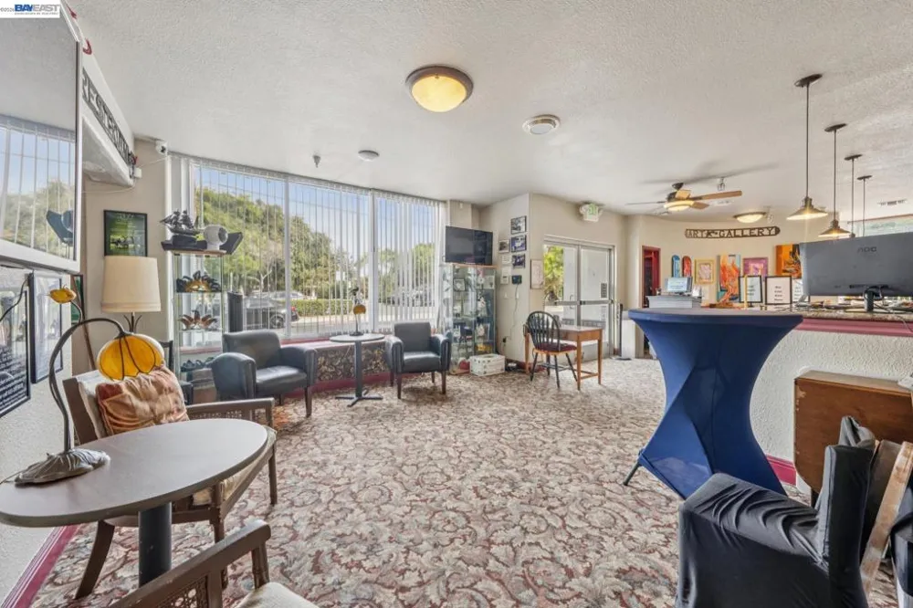 636 WARD ST Martinez, CA 94553