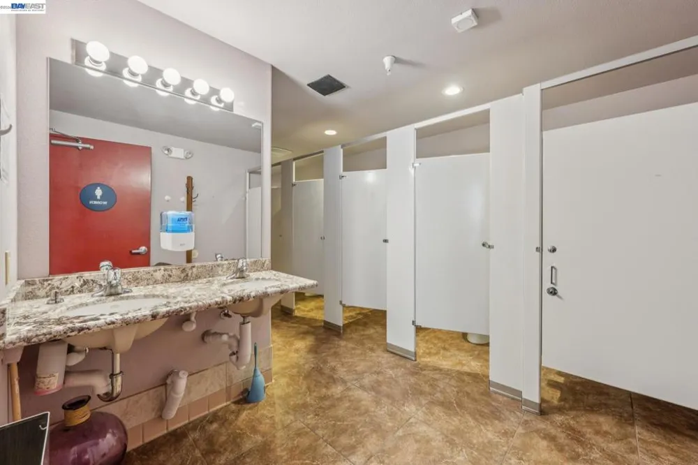 636 WARD ST Martinez, CA 94553