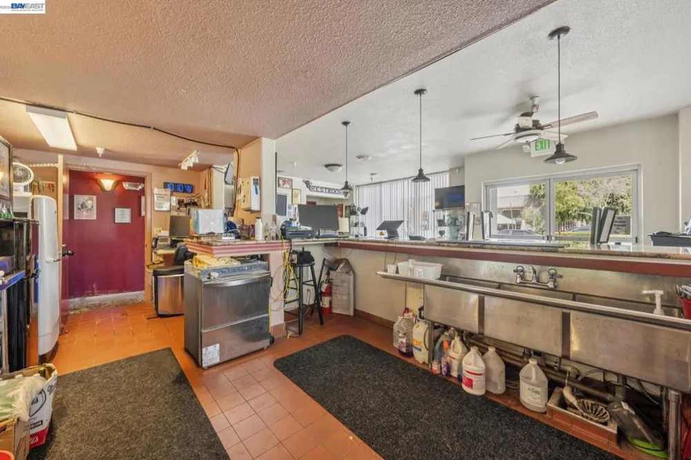 636 WARD ST Martinez, CA 94553