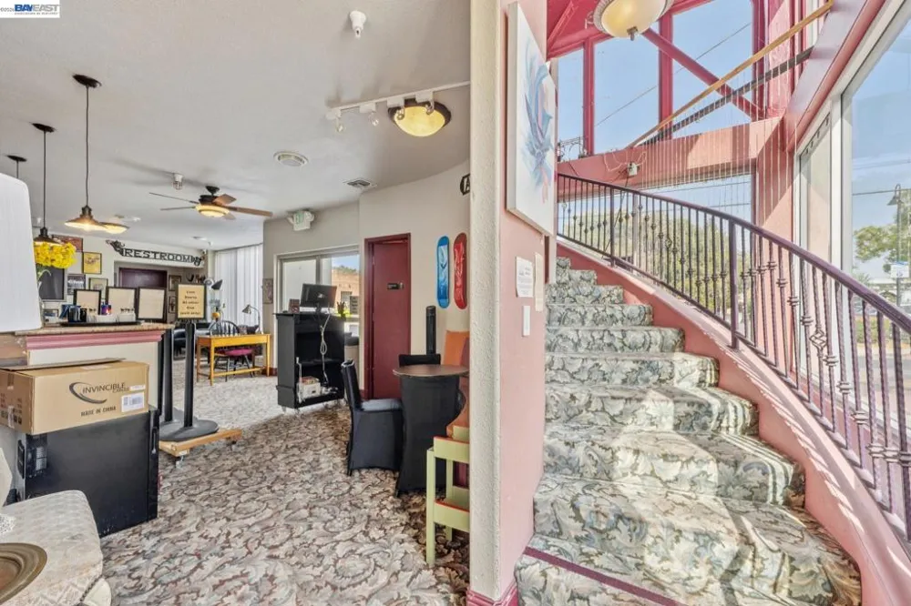 636 WARD ST Martinez, CA 94553