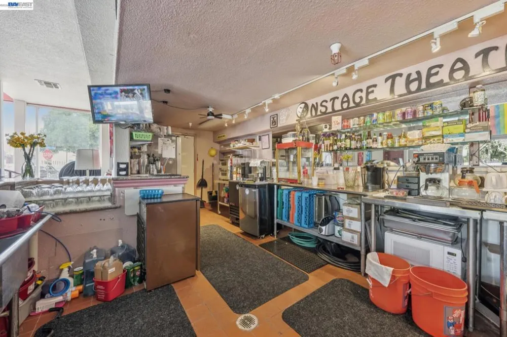 636 WARD ST Martinez, CA 94553