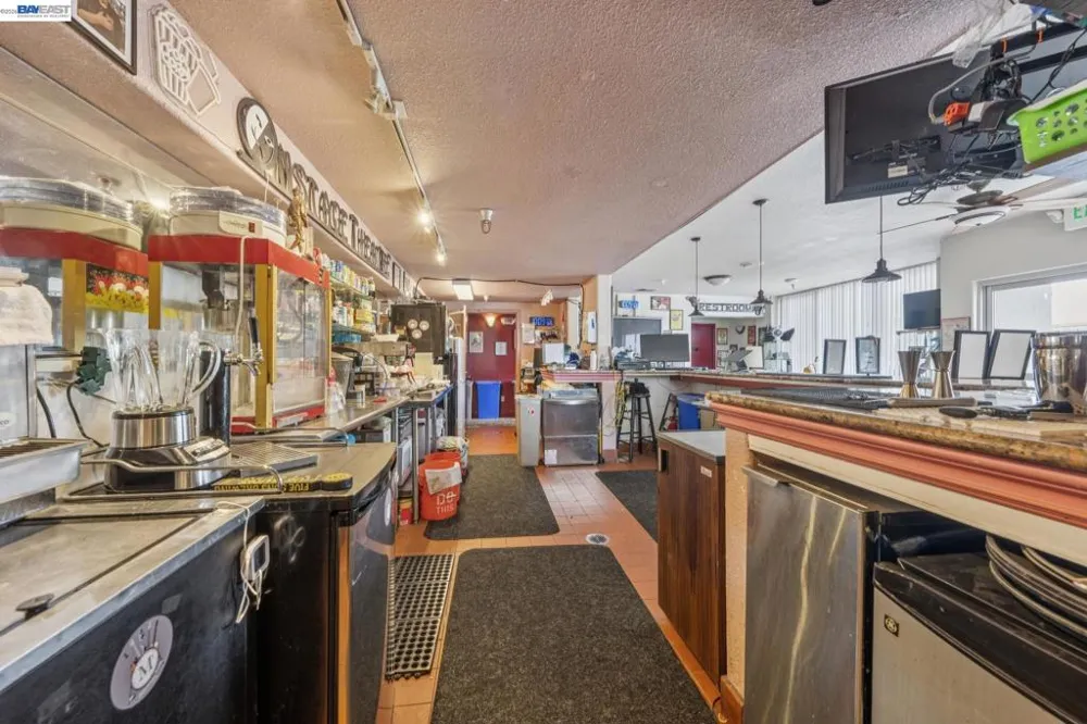 636 WARD ST Martinez, CA 94553
