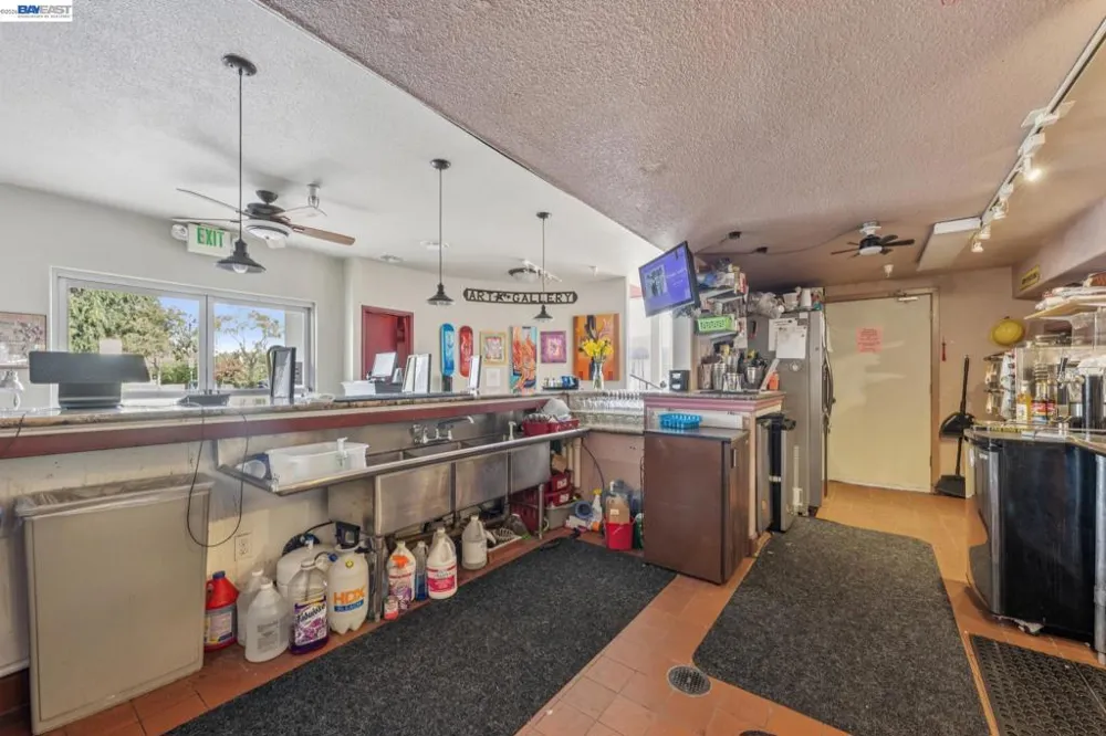 636 WARD ST Martinez, CA 94553