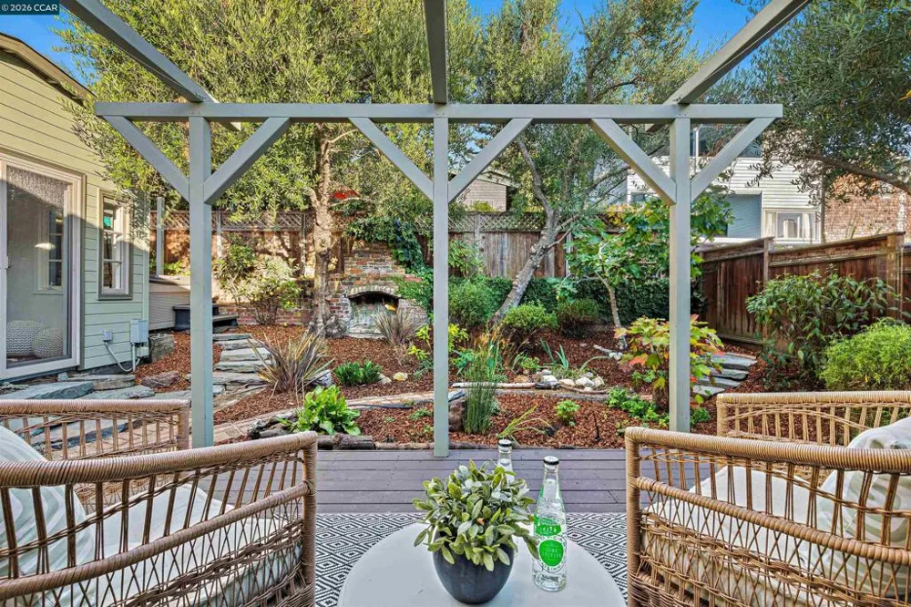 275 Mather St Oakland, CA 94611