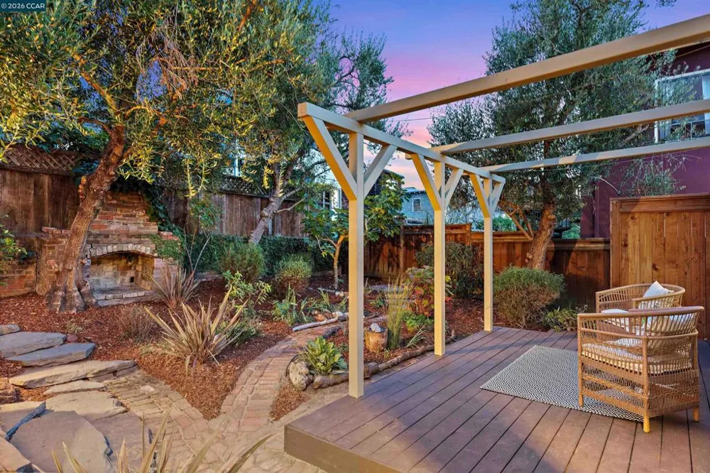 275 Mather St Oakland, CA 94611