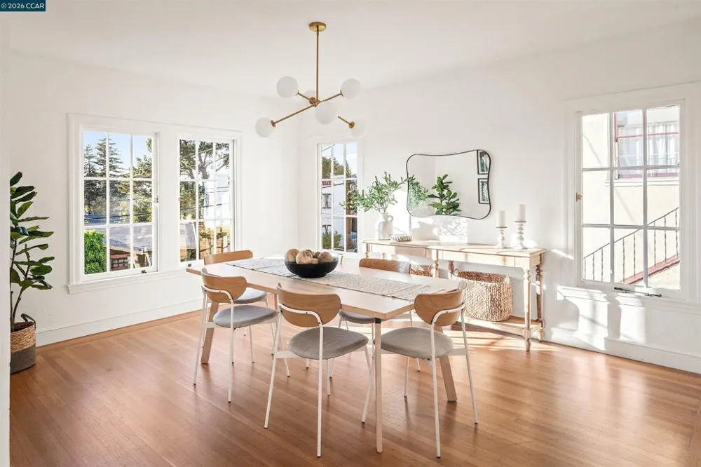 275 Mather St Oakland, CA 94611