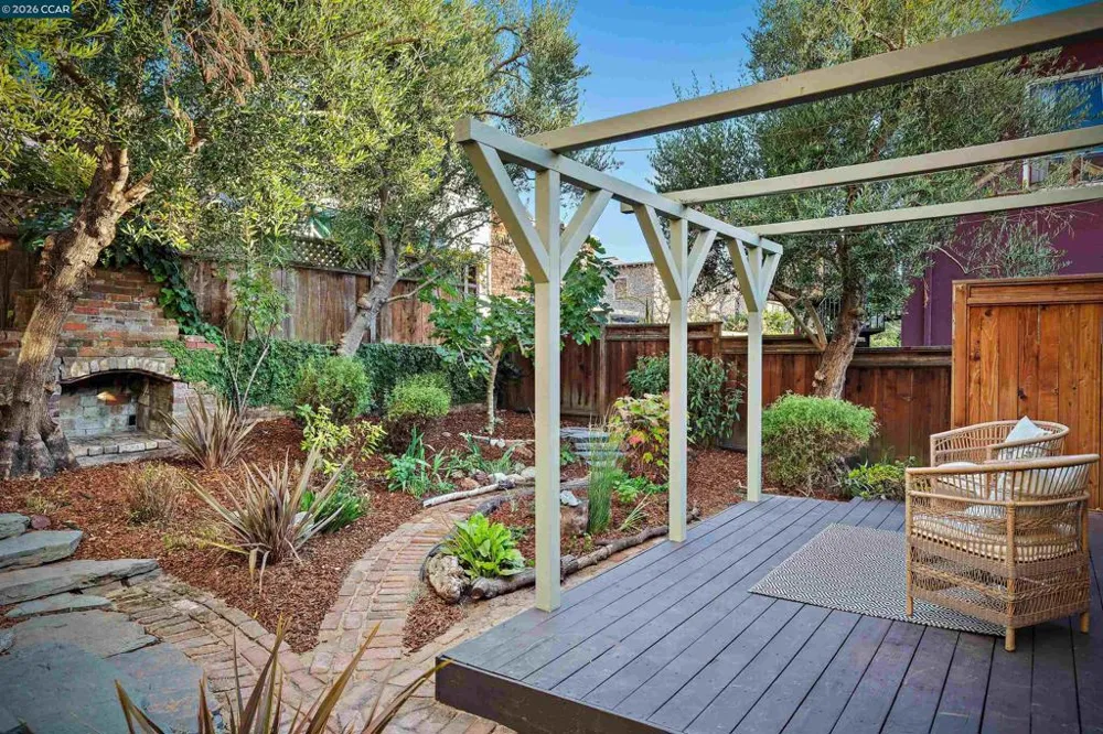 275 Mather St Oakland, CA 94611