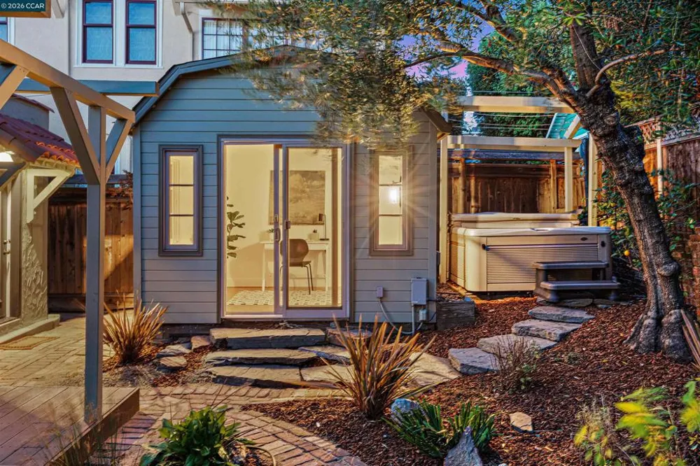275 Mather St Oakland, CA 94611