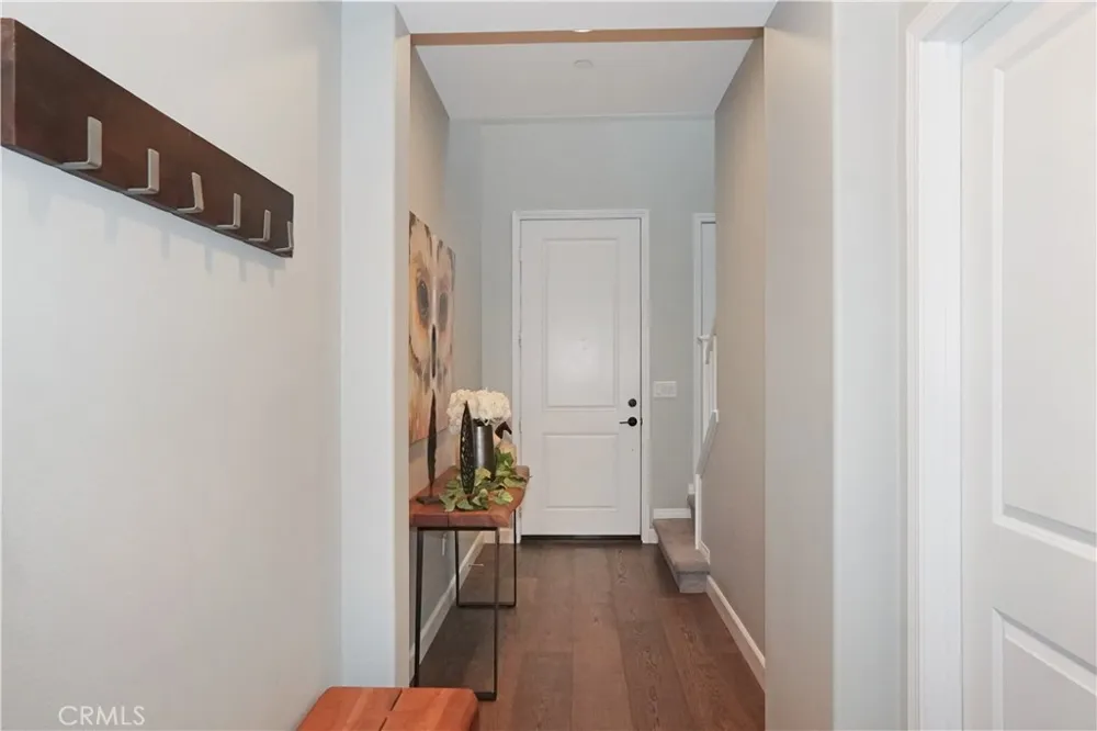 10572 Sausalito Court Los Alamitos, CA 90720
