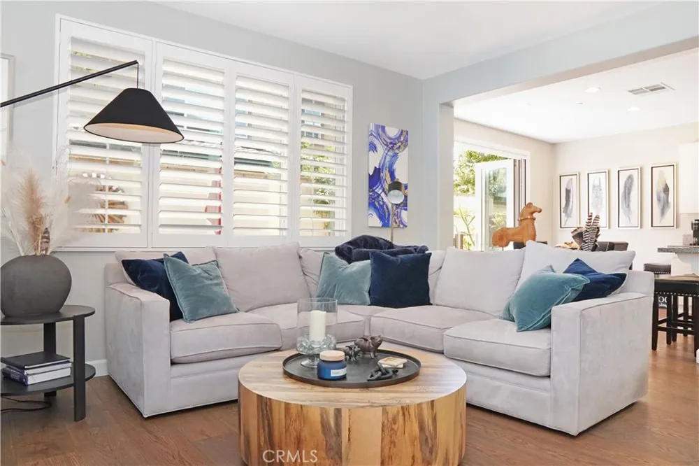 10572 Sausalito Court Los Alamitos, CA 90720