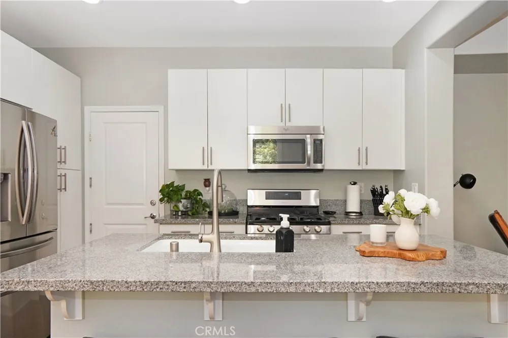 10572 Sausalito Court Los Alamitos, CA 90720