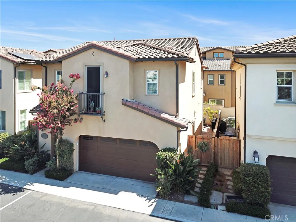 10572 Sausalito Court Los Alamitos, CA 90720