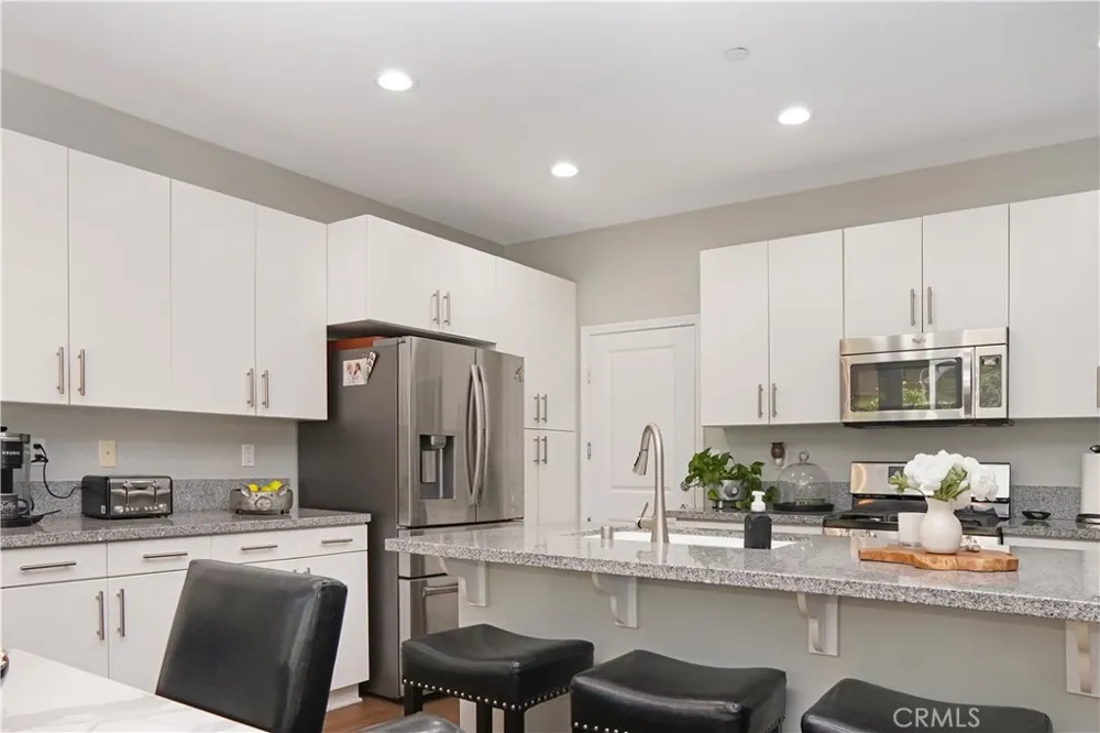 10572 Sausalito Court Los Alamitos, CA 90720