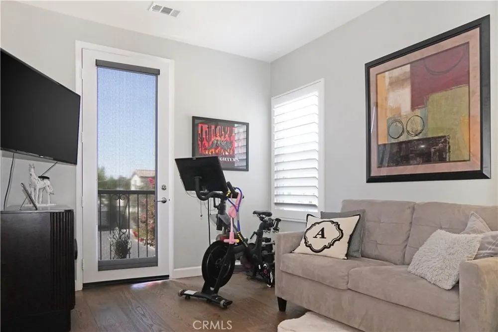 10572 Sausalito Court Los Alamitos, CA 90720