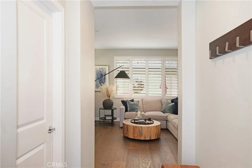 10572 Sausalito Court Los Alamitos, CA 90720