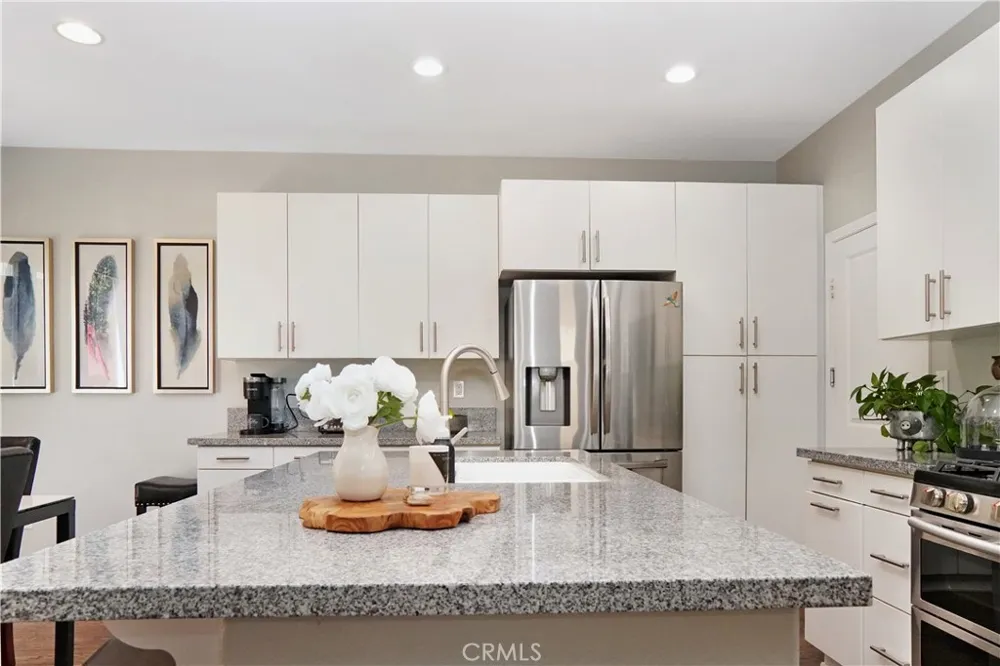 10572 Sausalito Court Los Alamitos, CA 90720