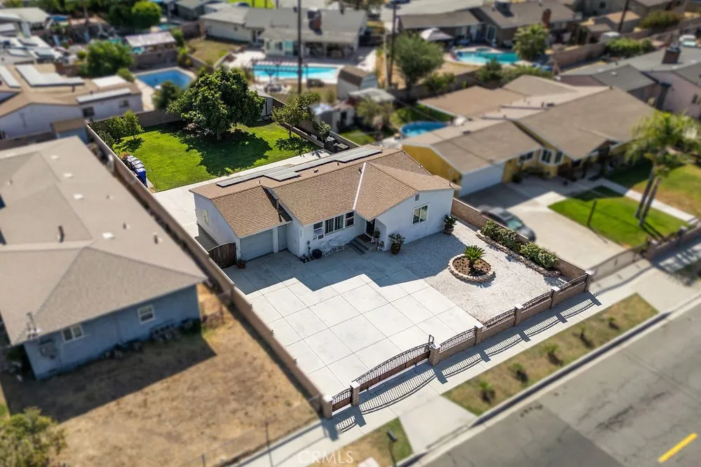 9497 Catawba Ave Fontana, CA 92335